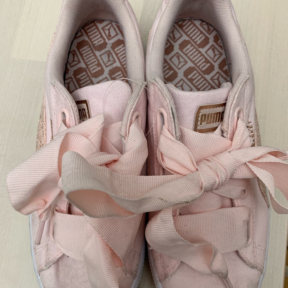 Puma pink tennis shoes